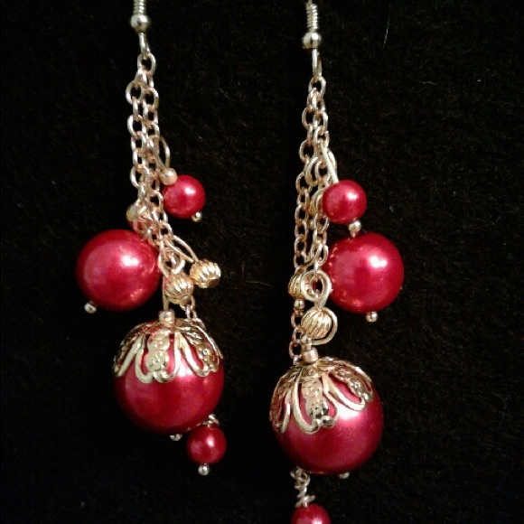 Matching red and gold earrings and necklace - Picture 2 of 3